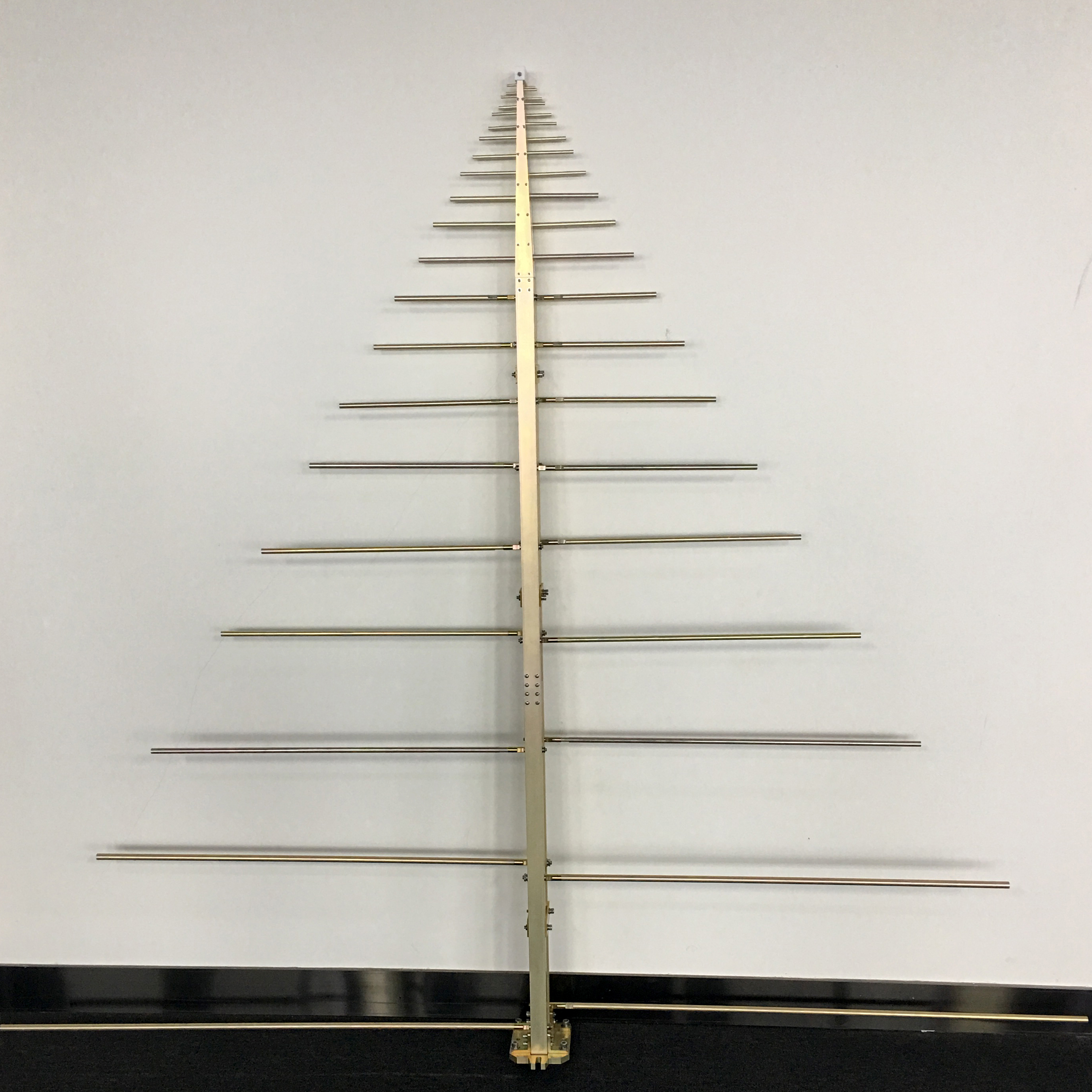  ANT-009L标准场强监测对数周期天线